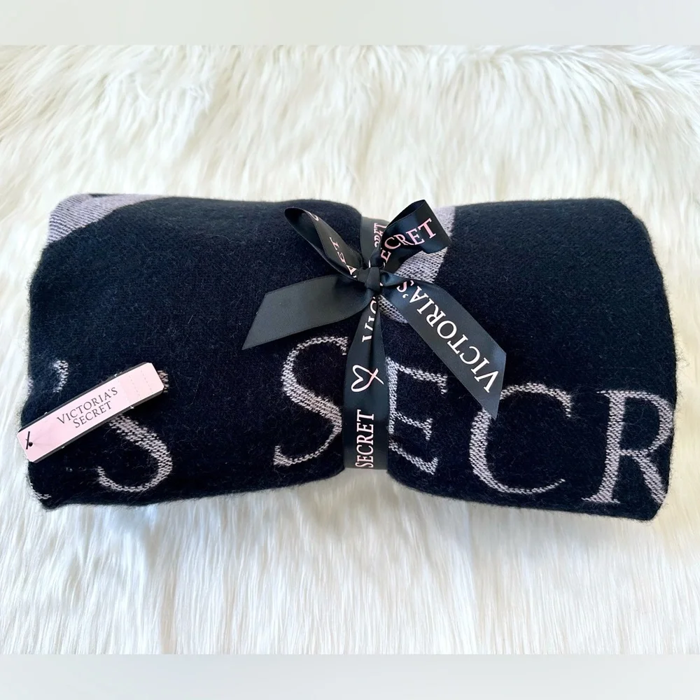 VS LUXURY THROW
